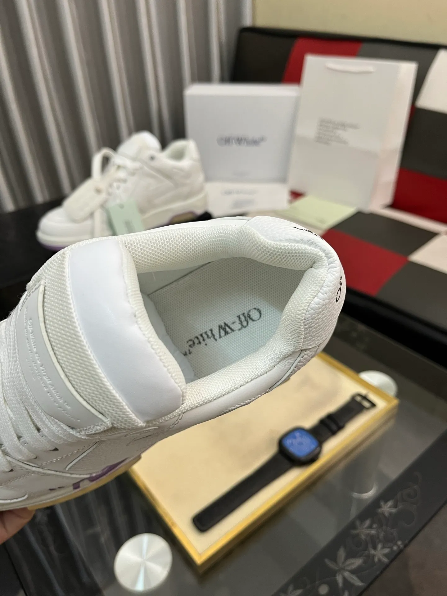 Men's shoes 💰600⌚️⌚️ OFF-White C/O VirGil Abloh fashionable and versatile casual shoes. Exclusive first release of the new model. Made of environmentally friendly cowhide leather and mesh fabric upper material. The insole is embedded with foam cushioning EVA material. The correct midsole is equipped with EVA lightweight cushioning. External tooth nail rubber outsole. The correct accessories can be customized simultaneously. Women's model: 35-40 Men's model: 39-45
